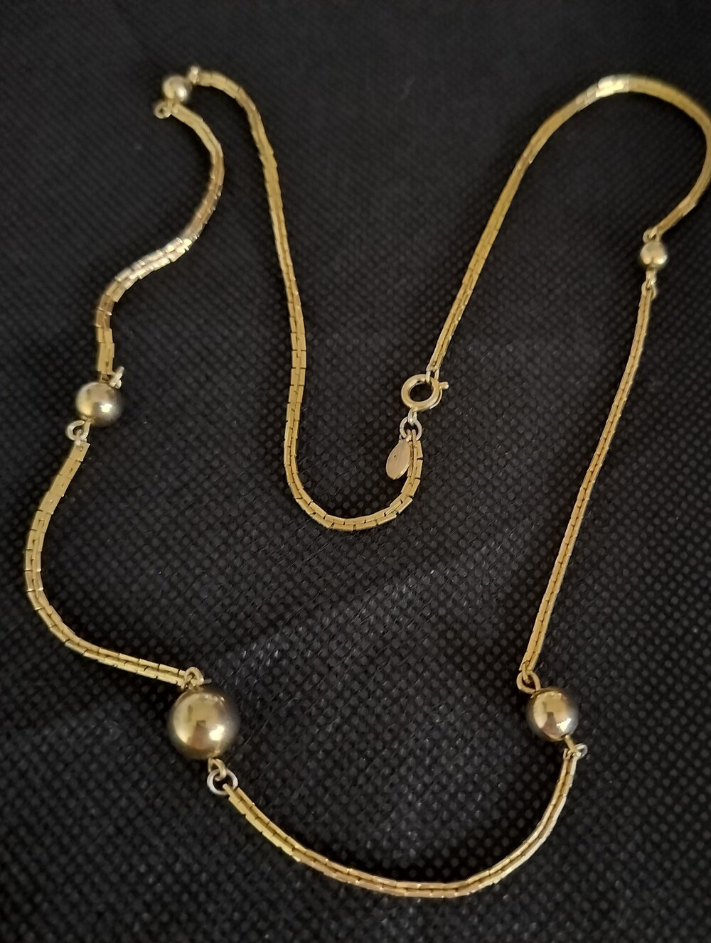 Vintage Avon Beaded Chain Necklace - 1978 Gold Tone Graduated Ball Station Neckl